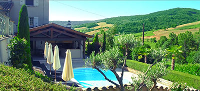 Location-maison-luxe-Beaujolais Vue Piscine au sel