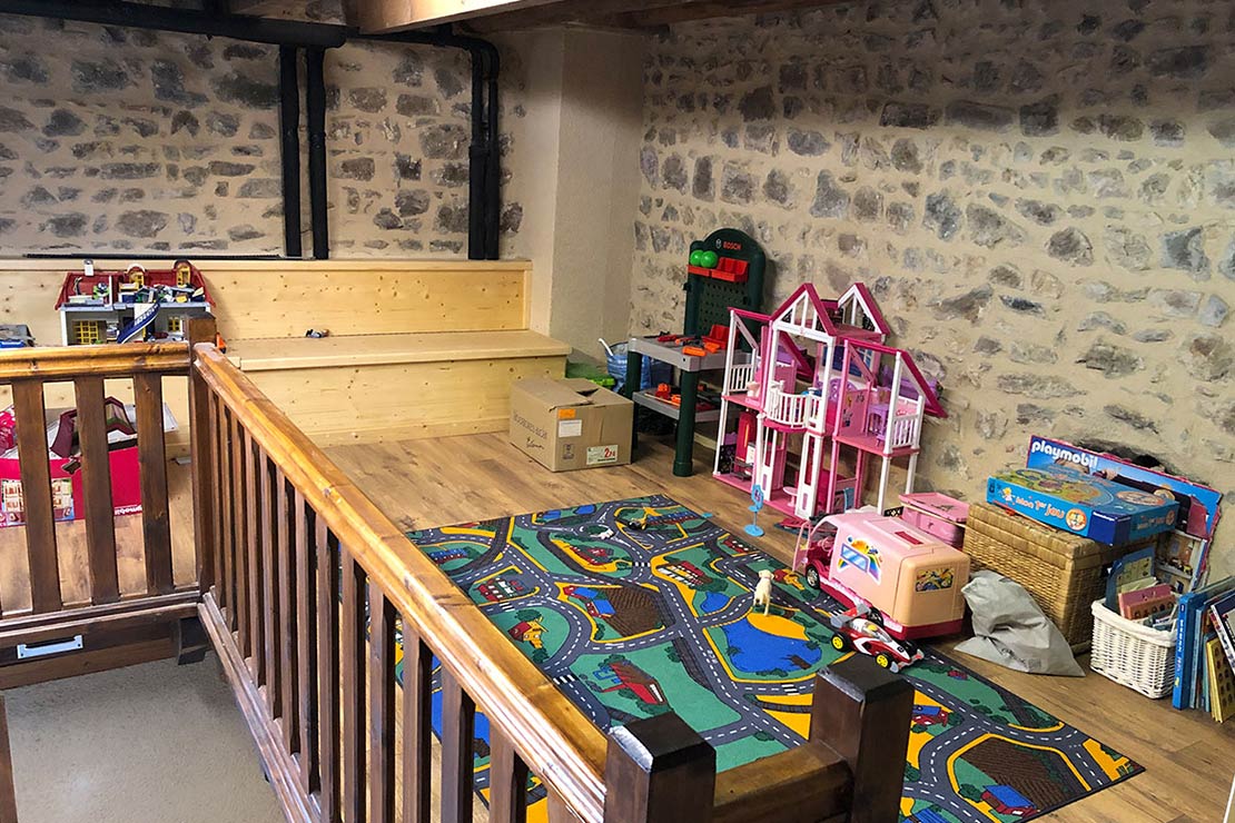 Location maison luxe en Beaujolais : Salle de jeux Enfants