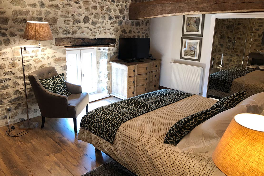 Location maison luxe en Beaujolais : Chambre parentale Moulin à Vent